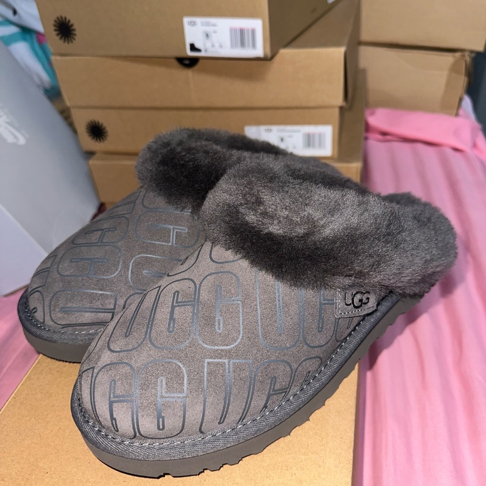W CLUGGETTE UGG GRAPHIC
